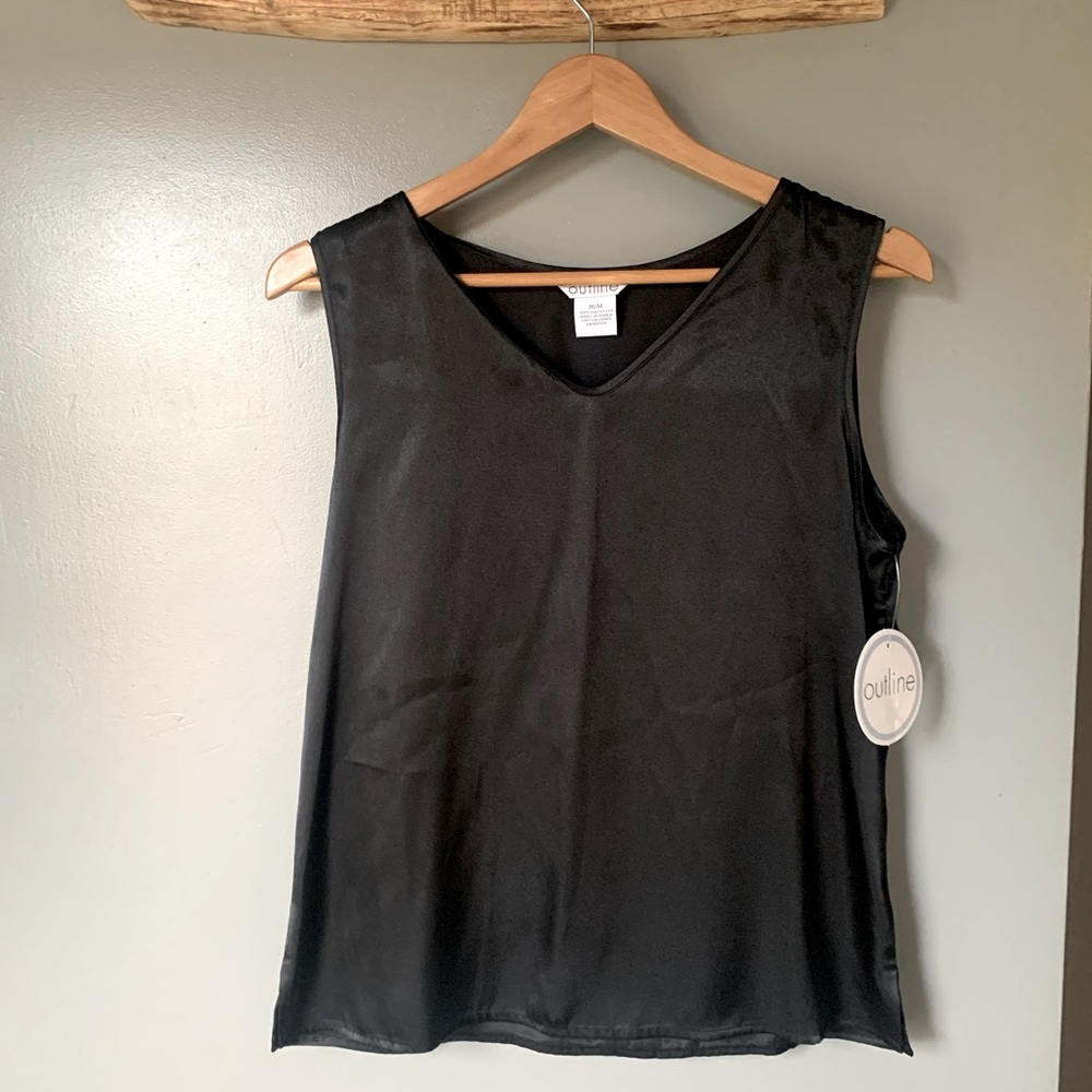 NWT Silky Soft Black V-neck Outline Sleeveless Tank Top Shirt